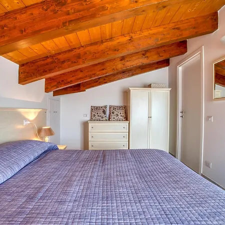 Casavacanzelemore - Casa Zoe Valfabbrica